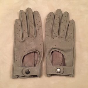 ALDO grey leather gloves with snap. Size S